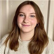 Native English tutor offering private English lessons online, currently studying at Durham University.